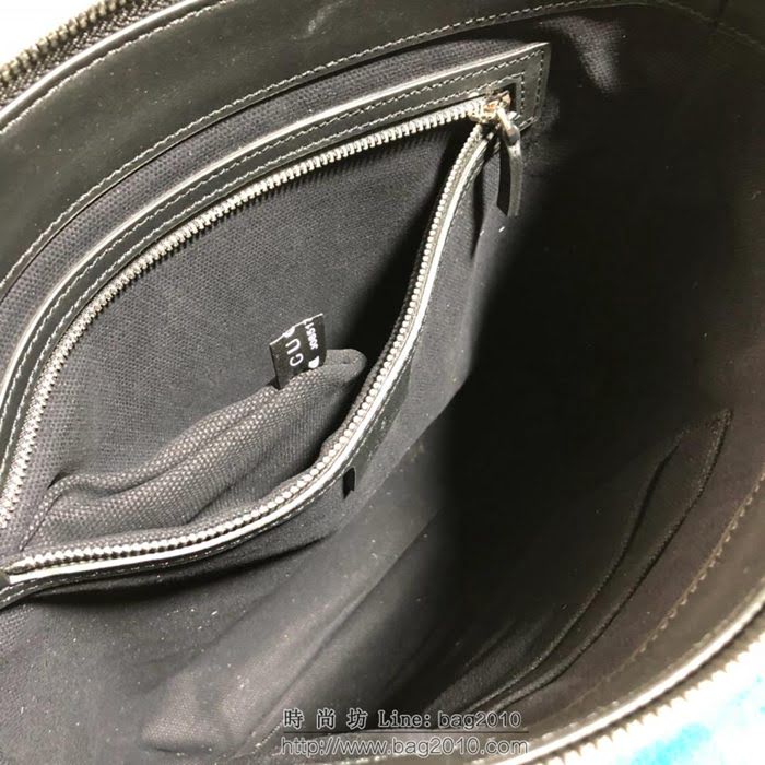 GUCCI 古馳男包 新款 474137 克pvc刺繡 中號 男士單肩包 Gucci斜挎包